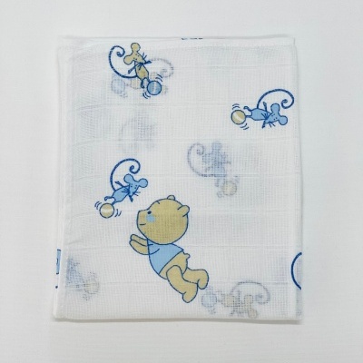 Fralda de algodão branca com desenhos infantis azul e bege