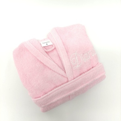 Robe de banho cor-de-rosa dobrado com bordado personalizado