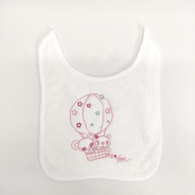 Babete branco com bordado de balão e ratinhos cor de rosa e azul