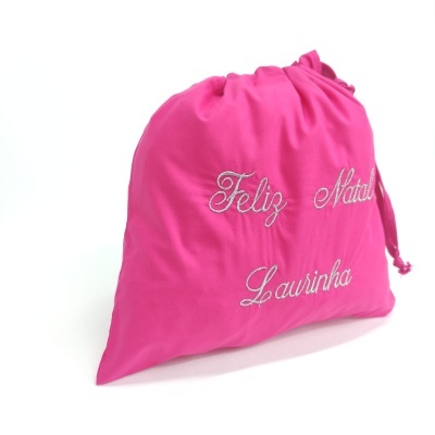 Saco de tecido cor-de-rosa com bordado e cordão para fechar