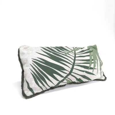 Almofada rectangular com padrão de folhas verdes