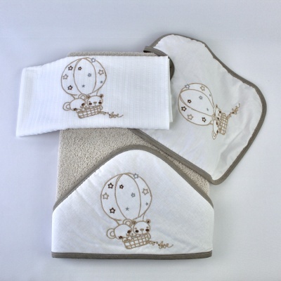 Conjunto de toalhas de bebé branco e bege com bordado de balão e ratinhos
