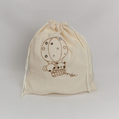 Saco de pano cru com bordado de balão e dois ratos