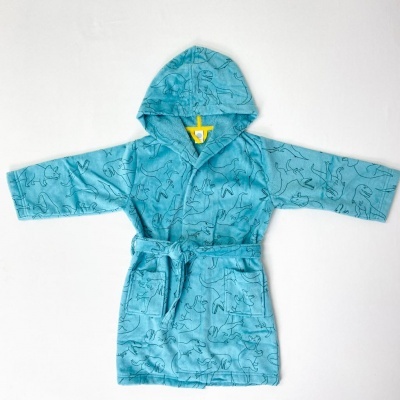 Roupão azul infantil com capuz e desenhos de dinossauros