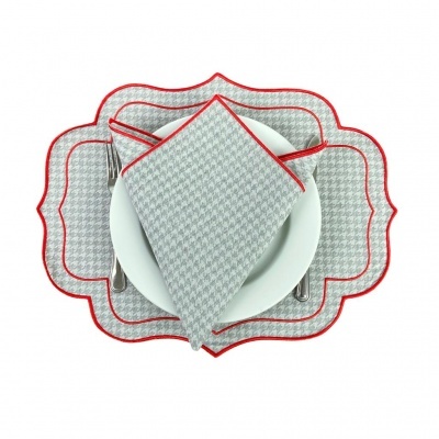 Conjunto de jantar com base e guardanapo cinzentos com padrão e borda vermelha