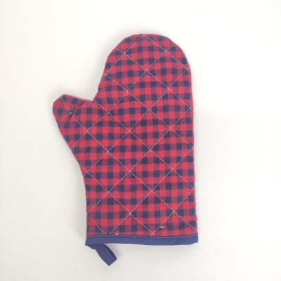 Luvas de forno xadrez vermelho e azul, acolchoadas.
