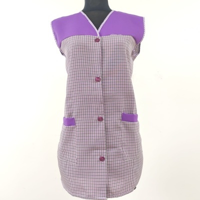 Vestido bata feminino xadrez branco e violeta com botões e bolsos violeta