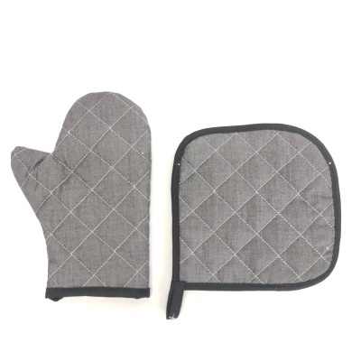 manopla e pega para panela cinzentas com padrão em losangos