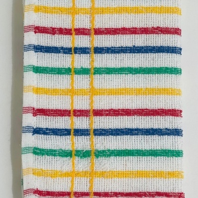 Pano de cozinha branco com riscas coloridas