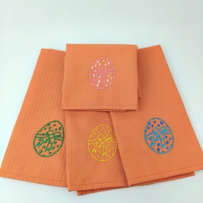 Conjunto de toalhas de cozinha laranja com bordados de ovos de Páscoa coloridos