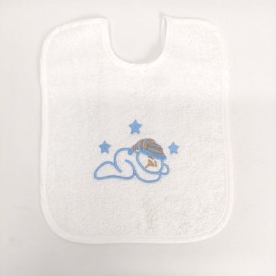Babete branco com bordado de bebé a dormir e estrelas azuis