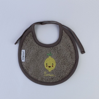 Babete redonda para bebé com bordado de limão amarelo