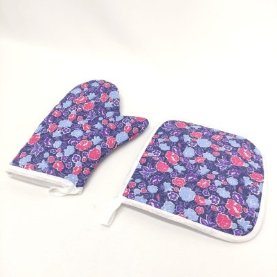 Conjunto de luva de forno e pega de panela com padrão floral azul e vermelho
