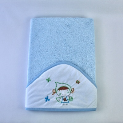 Toalha de banho azul para bebé com capuz e bordado colorido