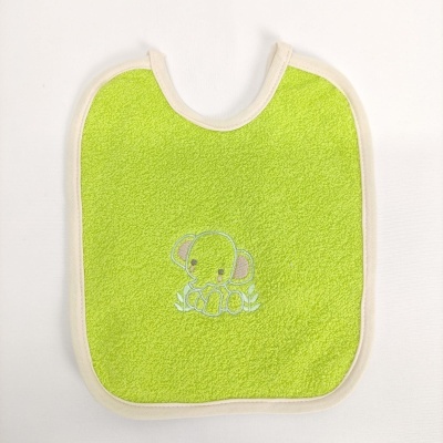 Babete verde claro com elefante bordado e bordas brancas