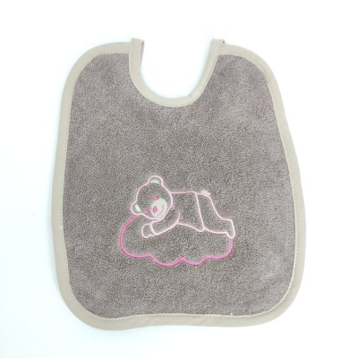 Babete cinzento com urso bordado a dormir numa nuvem cor-de-rosa