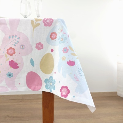 Toalha de mesa com padrão de coelhos, flores e ovos coloridos