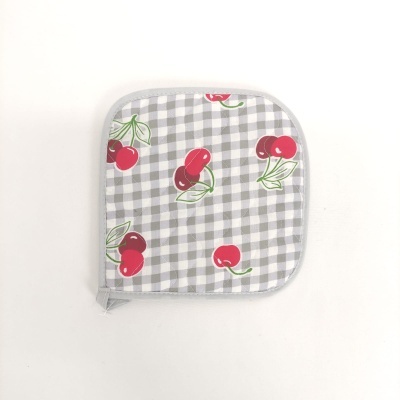 Estojo quadrado cinza e branco com cerejas estampadas