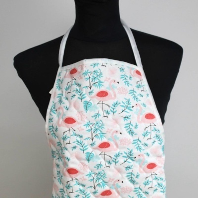 Avental de tecido com padrão de flamingos cor-de-rosa e folhas verdes