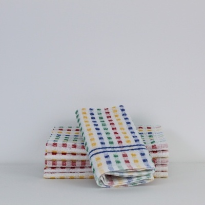 Conjunto de toalhas de algodão com padrão xadrez colorido em fundo branco