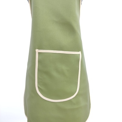 Avental verde com bolso branco frontal sobre fundo branco