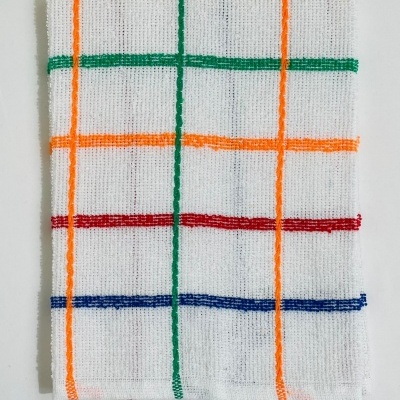 Toalha de cozinha branca com padrão de quadrícula colorida