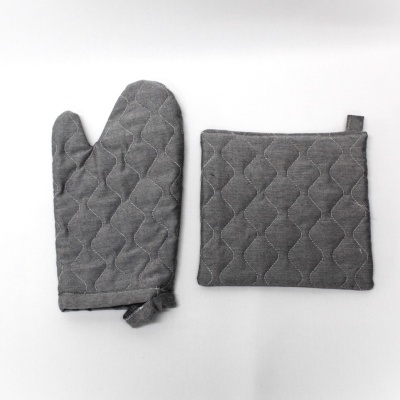 luva e pega para panelas cinzentas acolchoadas com padrão ondulado