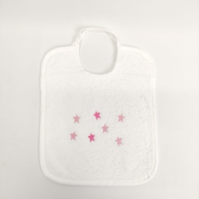 Babete branco com estrelas rosas bordadas