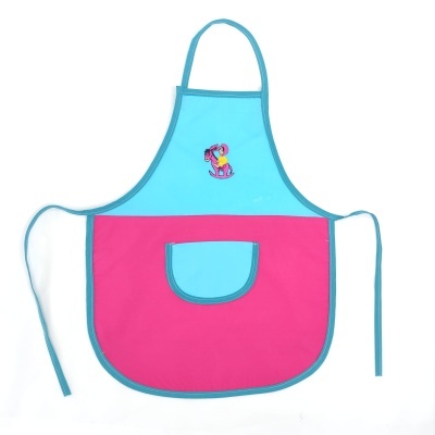 Avental infantil azul e rosa com bolso e decoração colorida