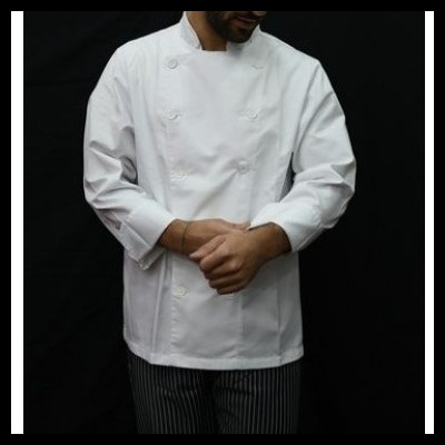 Blusão de cozinha branco com botões e calças riscas