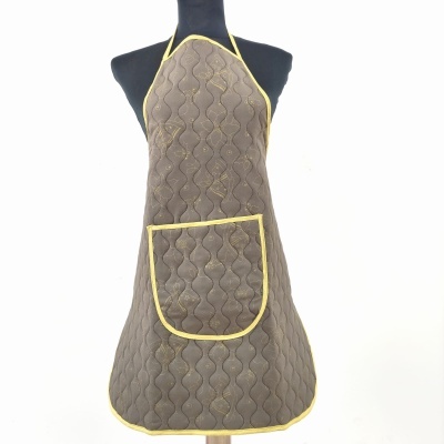 Avental de cozinha castanho acolchoado com bolso e bordas amarelas