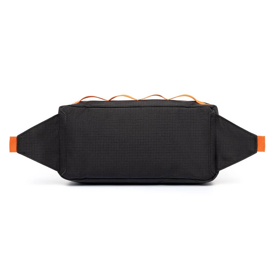 CORE BIKE BAG VANDRA RIPSTOP LEFRIK Bolsa pochete preta com detalhes laranja vista de frente