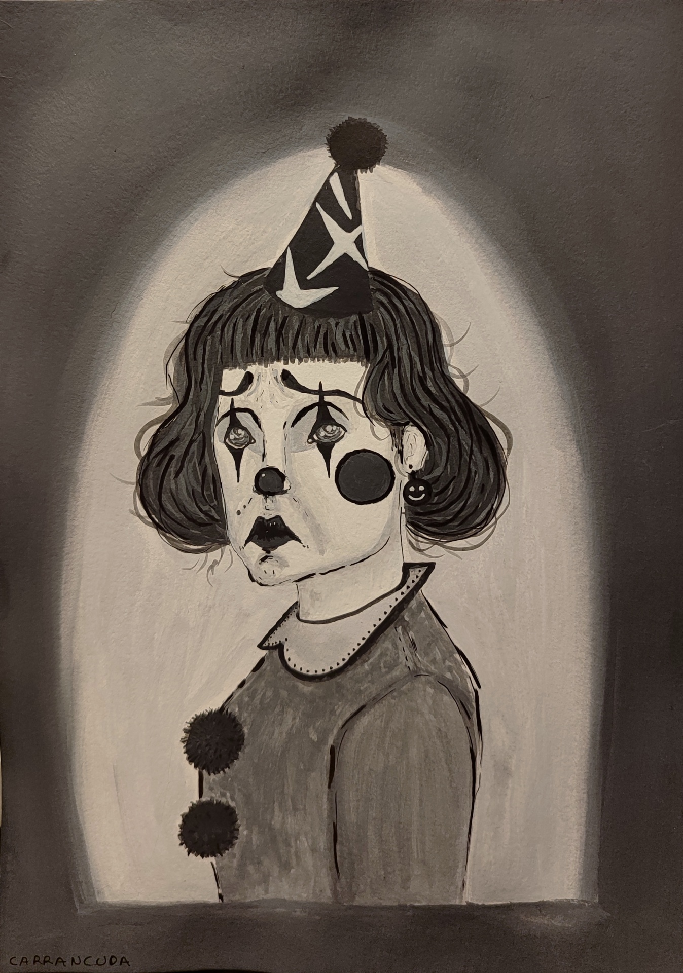 ORIGINAL "PAGLIACCI" CARRANCUDA Pintura em preto e branco de mulher palhaço com expressão triste e chapéu pontiagudo.