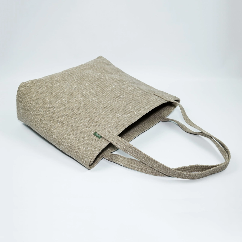Bolsa CRISTINA - Camel HAIMS PORTO Saco de tecido bege com alças sobre fundo branco