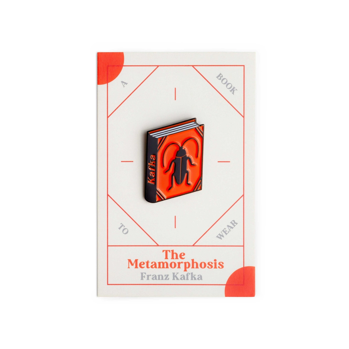 PIN "THE METAMORPHOSIS BY FRANZ KAFKA" JUDY KAUFMANN Pin metálico do livro The Metamorphosis de Franz Kafka com imagem de inseto
