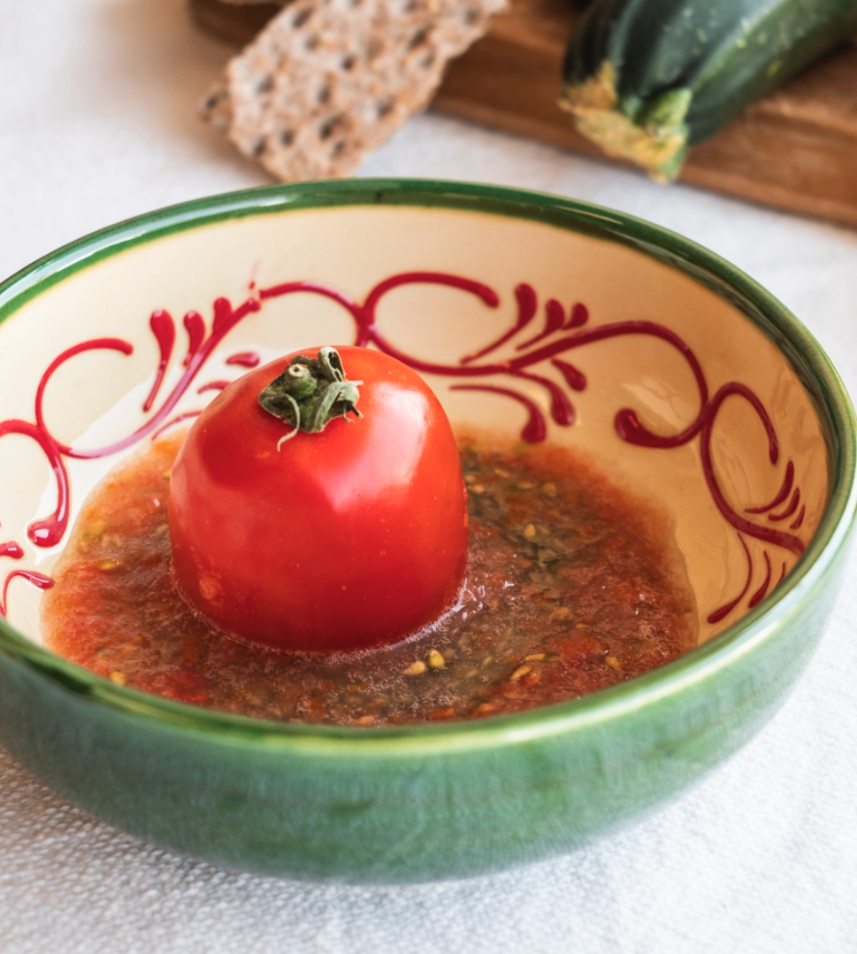 TAÇA RALADOR MÉDIO "ALHAMBRA " ALFAR TIERRA COCIDA Cumbuca cerâmica verde com tomate em molho vermelho