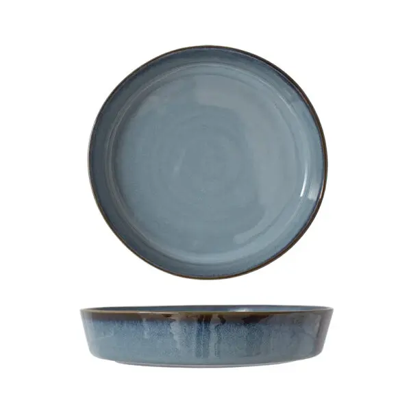 PRATO PASTA Ø22 MELIDES - MAUI BLUE C.ª ATLÂNTICA Prato redondo de cerâmica azul com borda castanha