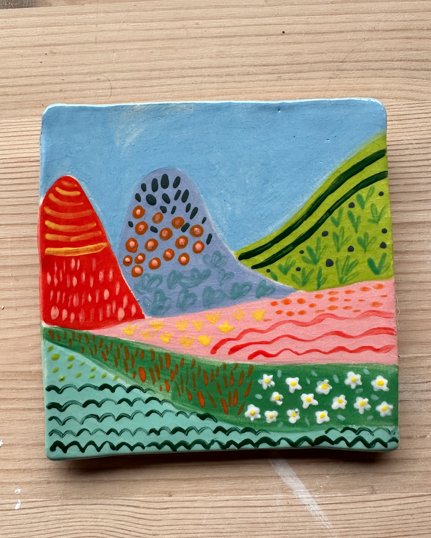 AZULEJOS PAISAGEM CERAMICA KIKA Azulejo decorativo colorido com montanhas e padrões florais