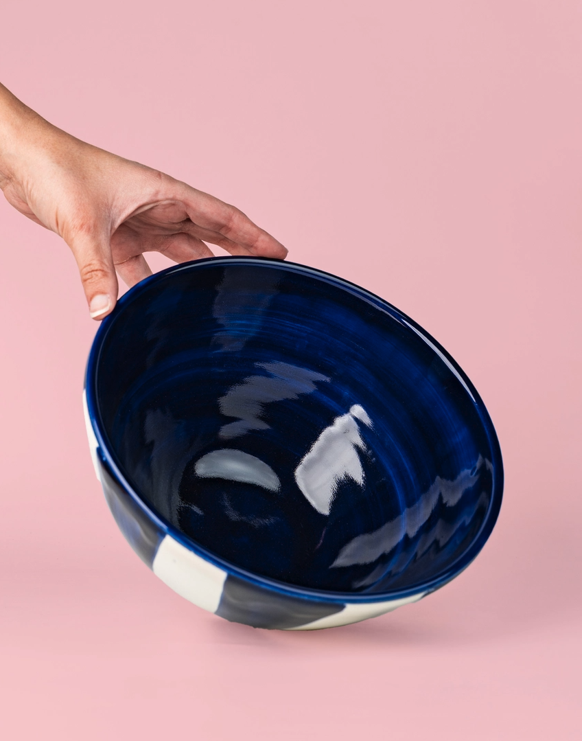TIGELA DE SERVIR "COSTA AZUL" - ALFAR TIERRA COCIDA Taça ou tigela cerâmica azul escura com padrão branco