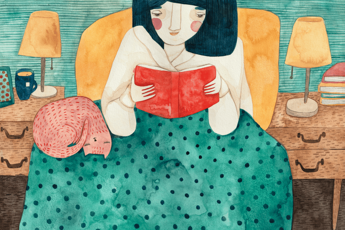 ILUSTRAÇÃO "BOOK AND CAT I" MIRJAM SIIM Mulher lê livro vermelho na cama com colcha verde, gato rosa, candeeiros amarelos e mesa de cabeceira de madeira