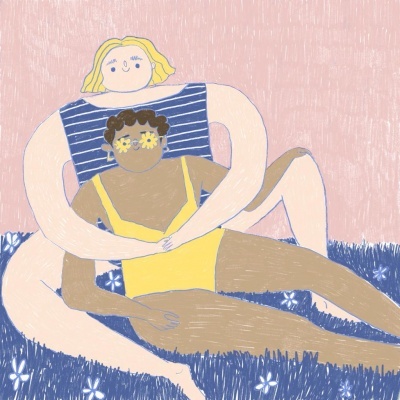 Ilustração de duas pessoas sentadas no campo, roupa colorida