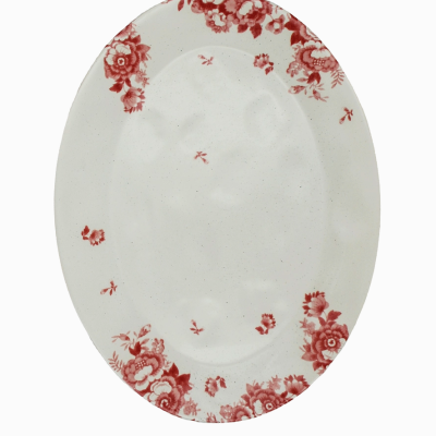 Prato oval cerâmico branco com flores vermelhas nas bordas