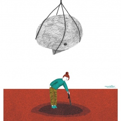 Mulher a escavar buraco sob estrutura suspensa cinzenta