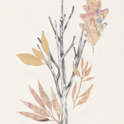 Desenho de árvore com folhas recortadas de papel com escritos