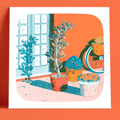 Ilustração colorida de uma janela, plantas, cupcake azul e bicicleta com flores