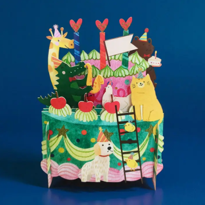 Bolo de aniversário animado 3D com animais de papel coloridos e velas
