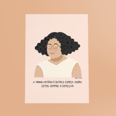 Ilustração de mulher com cabelo encaracolado e óculos, texto motivacional em português