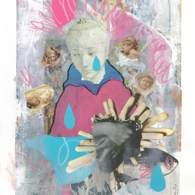 Colagem artística com figura humana estilizada, gotas azuis, faces de esculturas clássicas, peixe e texturas coloridas.