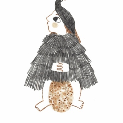 Ilustração colorida de personagem com capa preta, pedra manchada e pássaro no cabelo