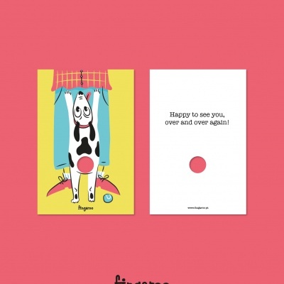 Dois cartões com uma ilustração de vaca colorida e texto em inglês